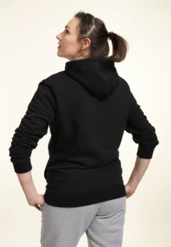 Henry Tiger -Henry Tiger 592f76d4bf314a89bcbc2e30c567152a scaled