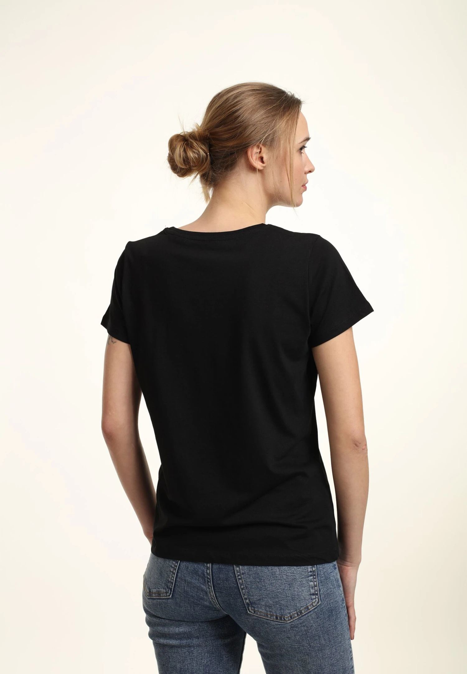 Henry Tiger Avengers: Endgame Captain America Spray Logo - T-Shirt Print - Black 2 Henry Tiger Avengers: Endgame Captain America Spray Logo - T-Shirt Print - Black - Image 2