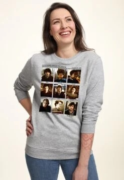 Henry Tiger Stranger Things Hawkins High - Sweater - Heather Grey 6 Henry Tiger Stranger Things Hawkins High - Sweater - Heather Grey -Henry Tiger c2f255d8bc0841b8abd8a4c7cf50fa1b