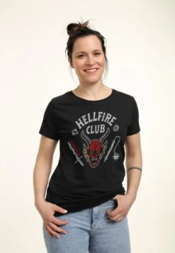 Henry Tiger Stranger Things Hellfire Club - T-Shirt Print - Black 7 Henry Tiger Stranger Things Hellfire Club - T-Shirt Print - Black -Henry Tiger f076c851068444b2a3ddf711e84d5e06