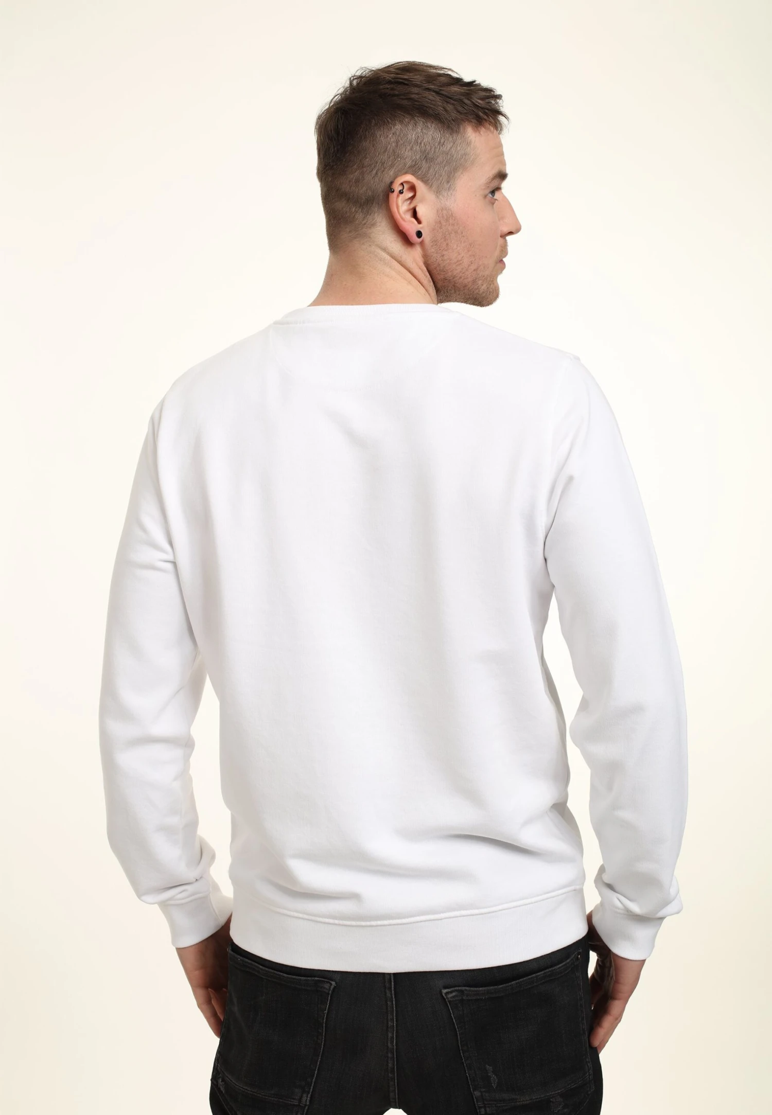 Henry Tiger Dungeons & Dragons Kelvin Poster - Sweater - White 2 Henry Tiger Dungeons & Dragons Kelvin Poster - Sweater - White - Image 2